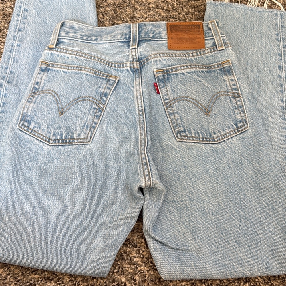 Levi’s Wedgie Jeans - Picture 9 of 9